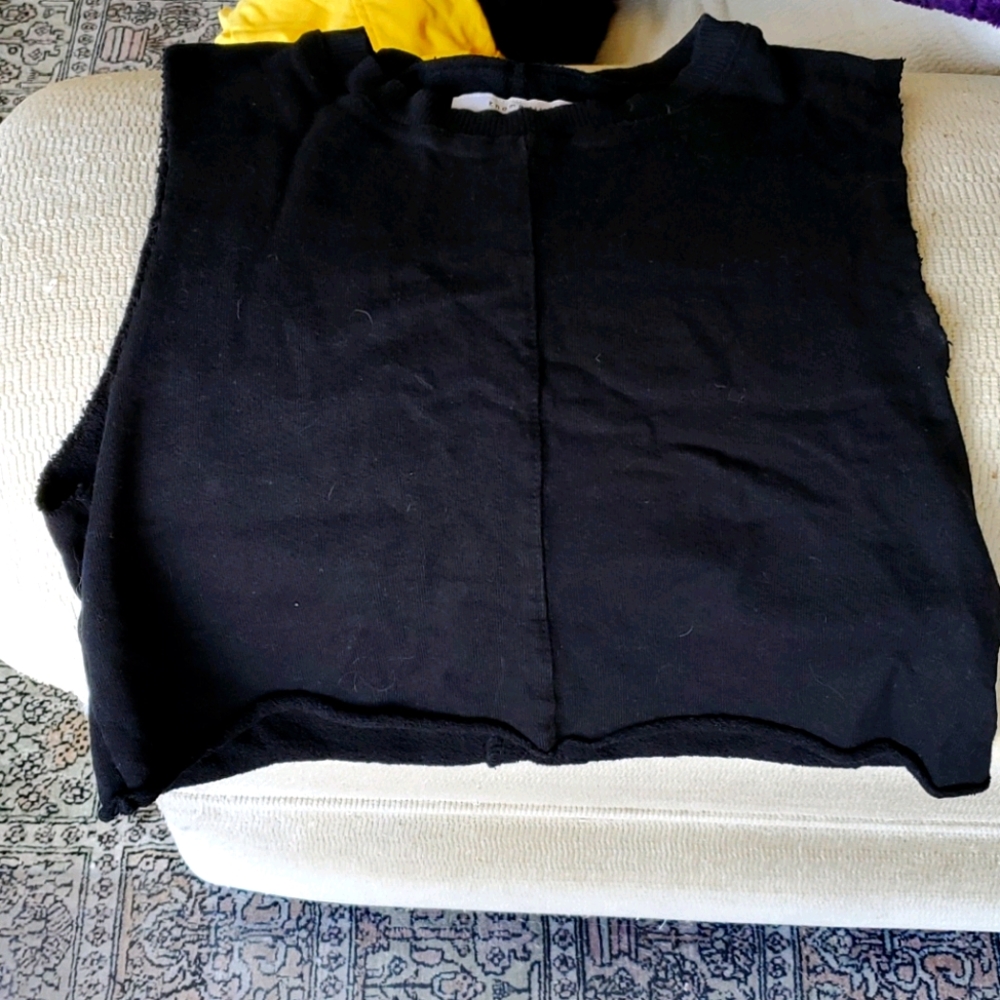 Knodamik Black Crop Tank Top XS